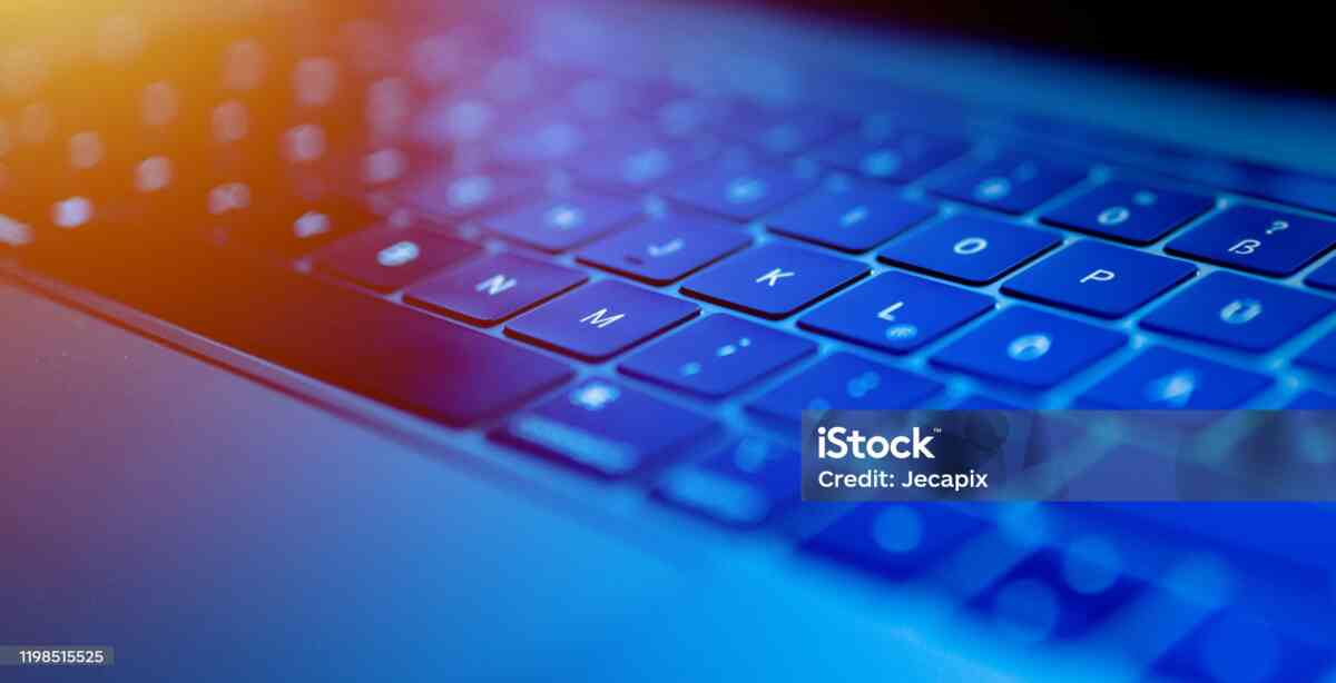 Merawat Keyboard dan Touchpad Laptop