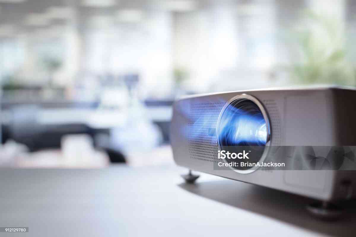 Tips Memilih Proyektor Terbaik untuk Kebutuhan Anda