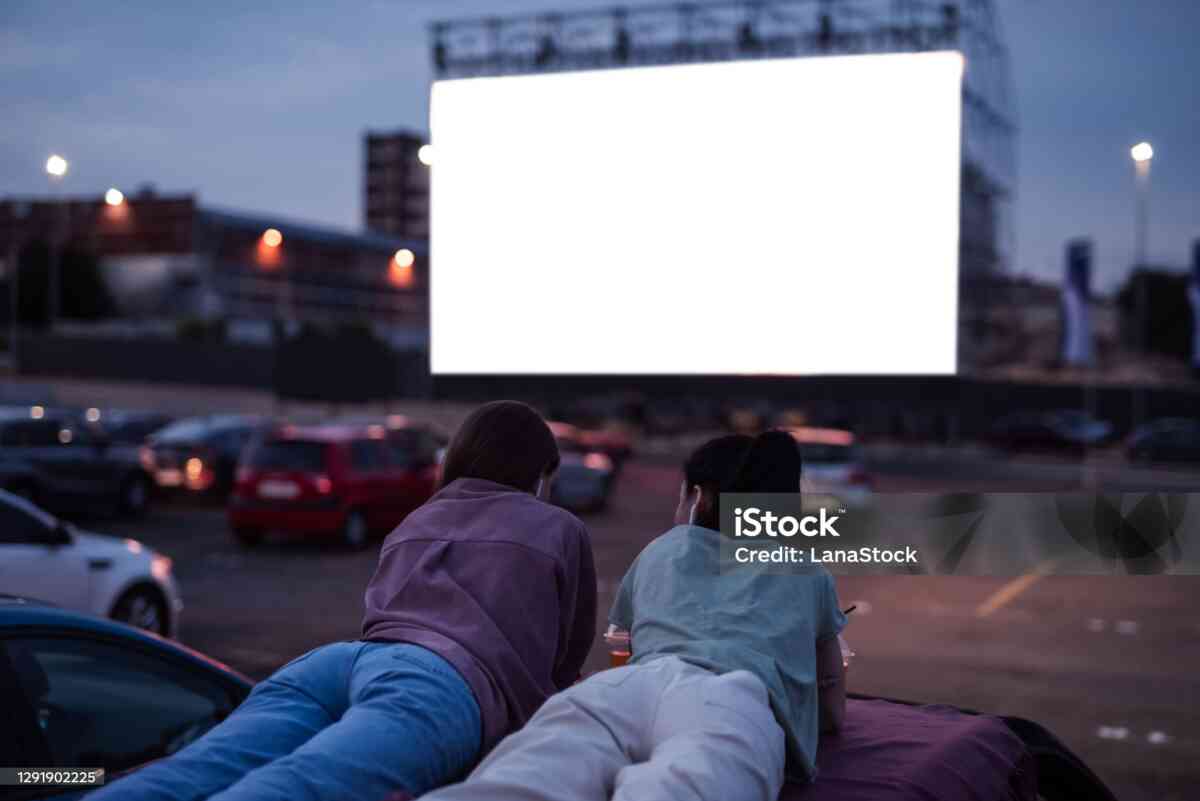 Tips Memilih Proyektor Terbaik untuk Rumah, Kantor, dan Event