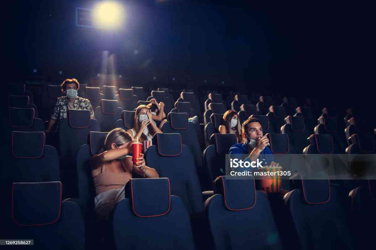 Tips Profesional Merawat Proyektor untuk Kantor dan Bioskop Mini